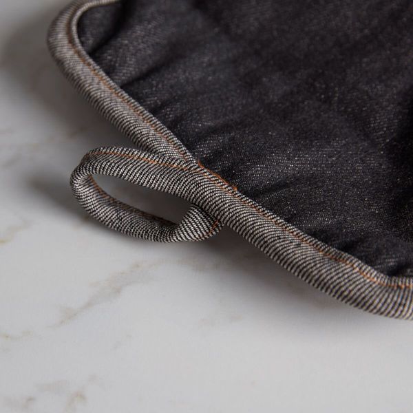 Tofarget Gryteklut med Skinndetaljer - Barbary & Oak