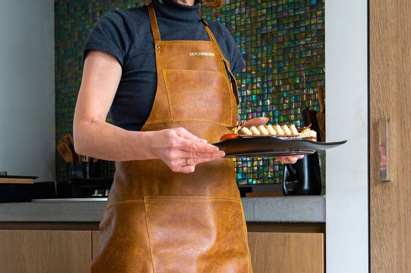 DUTCHDELUXES Skinnforkle i b&oslash;rstet skinn, Vintage Camel